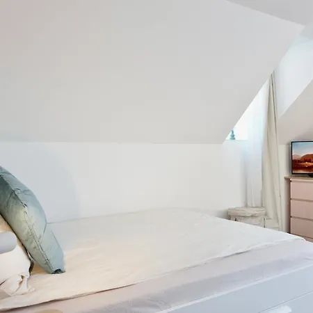 Stylisches Fuer 2 Personen In Historischem Fachwerkhaus 4 Etage Mit Blick Auf Stadt & Festung Lägenhet Koblenz (Rhineland-Palatinate)